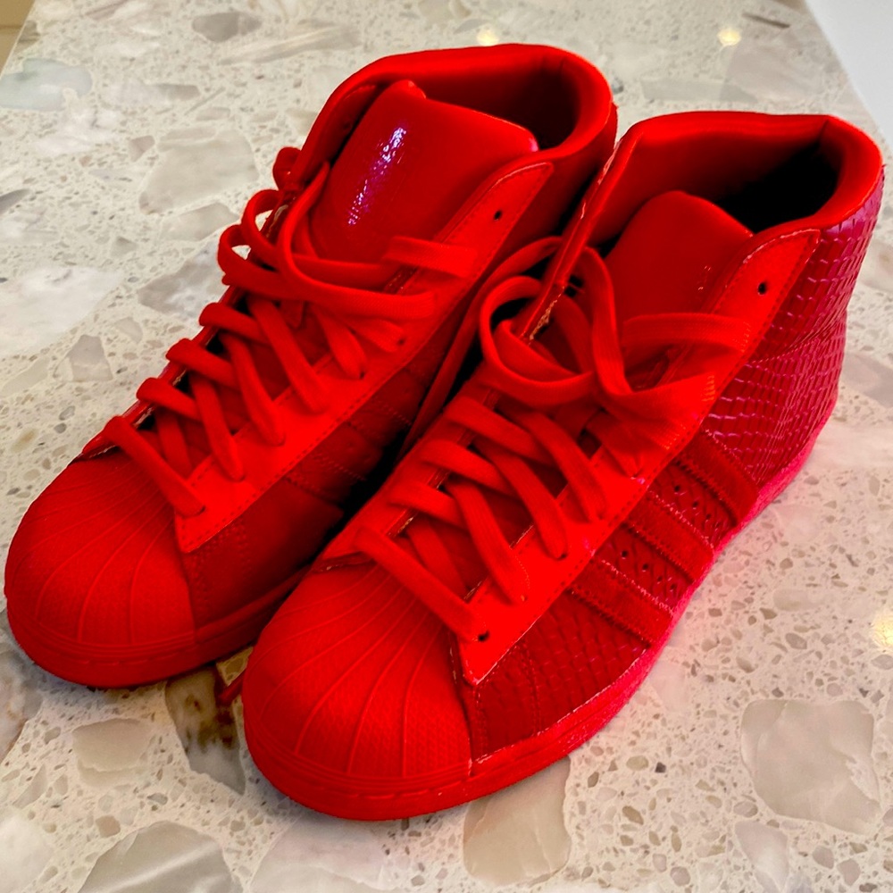Adidas high tops sneakers. Faux alligator and suede. Red. Men's size 5.5.